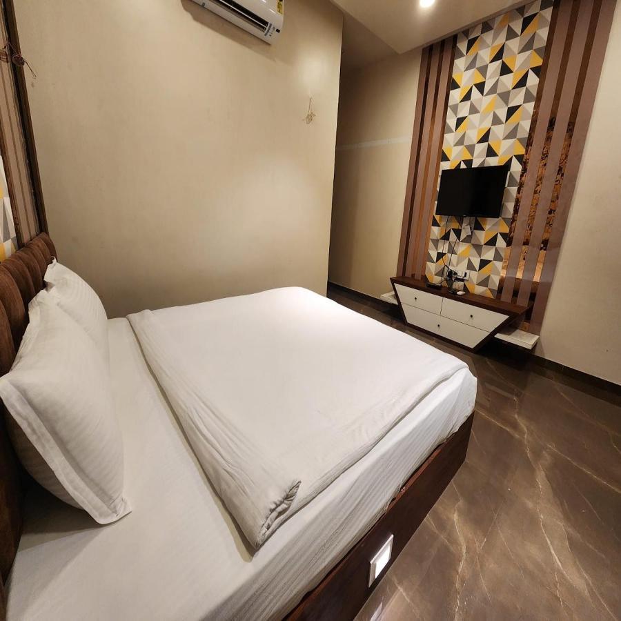 Hotel The Mint Nanded Exterior photo